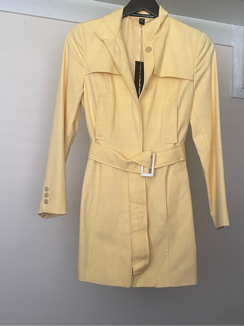 Linda Allard Ellen Tracy Pastel Yellow Belted Trench Coat. Size P4 (Petite 4).